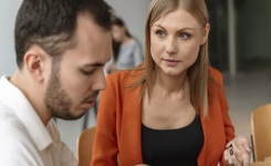 Pourquoi un homme évite-t-il le contact visuel ? Les clés pour comprendre