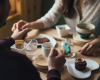 Les 7 signes qu'une personne cache ses vrais sentiments