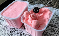 Glace maison ultra crémeuse à la fraise (sans sorbetière et inratable)