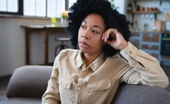 Vous oubliez souvent les prénoms ? Voici l’explication scientifique