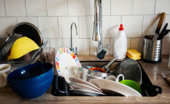 Vous laissez souvent de la vaisselle sale dans l’évier ? Voici ce que cela signifie vraiment, selon la psychologie