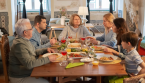 Que révèle le fait de manger toujours à la même place ? Ce que dit la psychologie