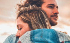 Pourquoi certaines personnes tombent toujours amoureuses du même type de partenaire