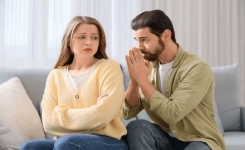 Pourquoi certains hommes s’excusent même lorsqu’ils ont raison ? Ce que disent les recherches