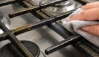 Comment enlever facilement la graisse des grilles de gazinière ?